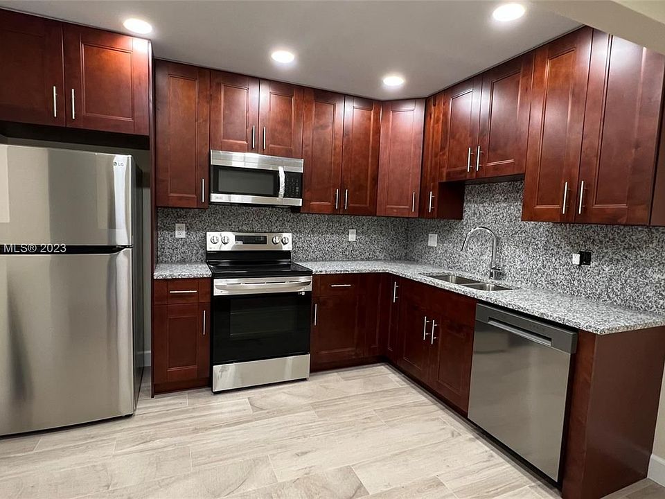 1st image of 2559 NE 10th Ct #2559