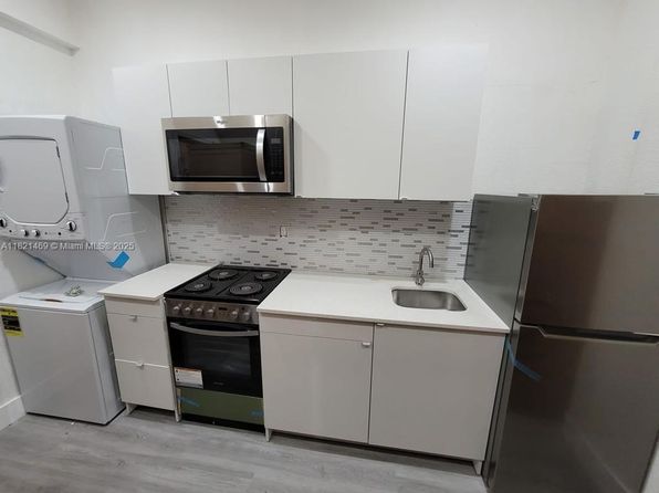 734 SW 4th St APT 8