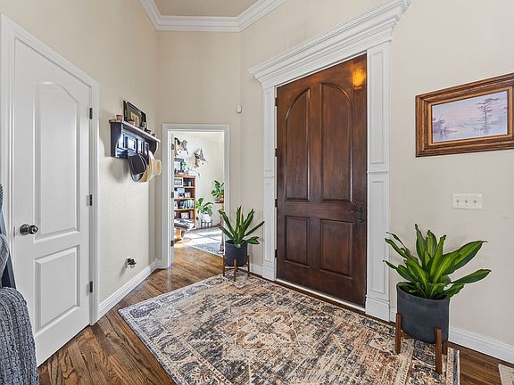 5th image of 1707 W Cunningham Ave