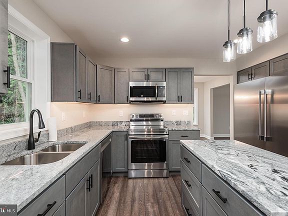 3rd image of 107 Chestnut Rd
