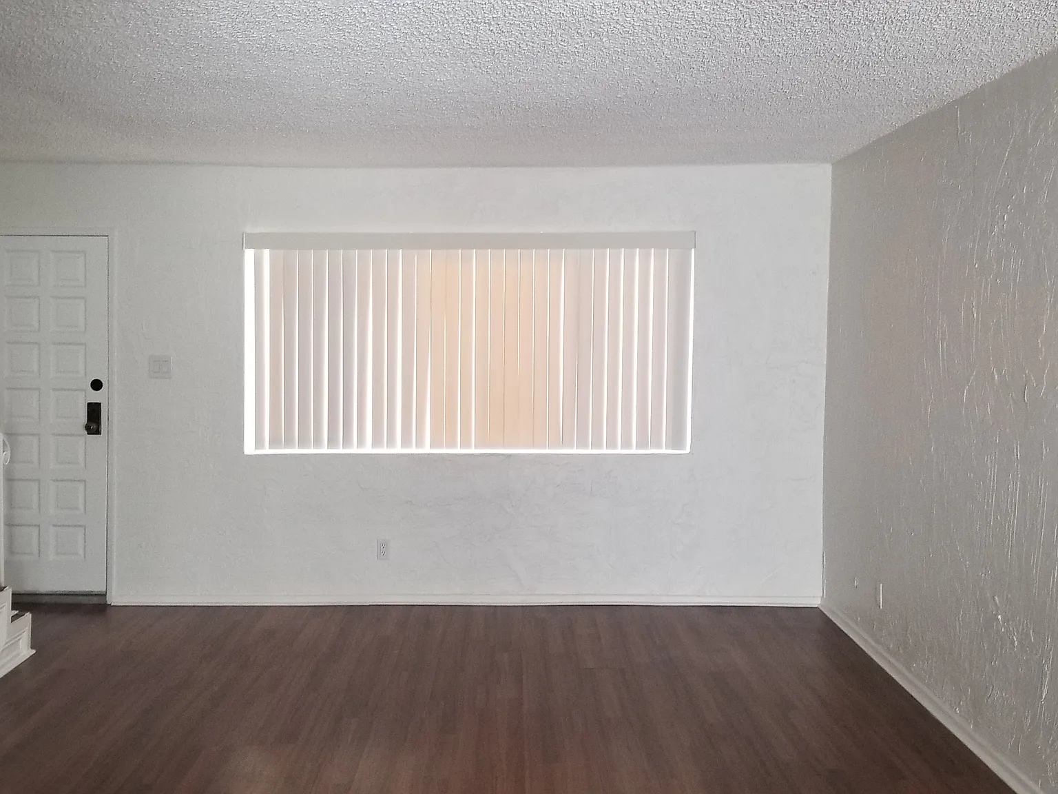 3 bed, 1.5 bath, 1256 sqft, $3,800 — Photo 1