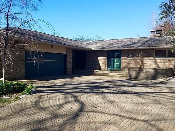 3rd image of 3047 Hoffman Cir NE