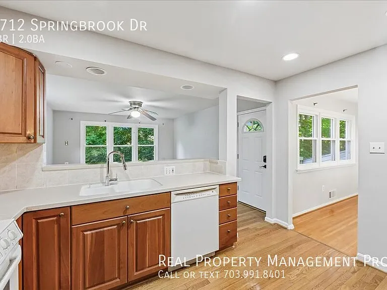 4712 Springbrook Dr — Photo 9