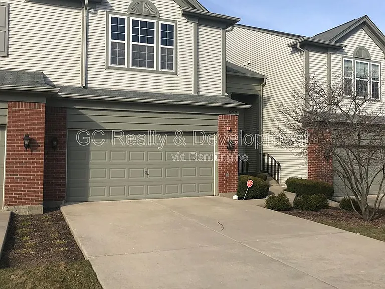 922 Kings Canyon Dr — Photo 1