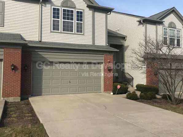 922 Kings Canyon Dr, Streamwood, IL 60107