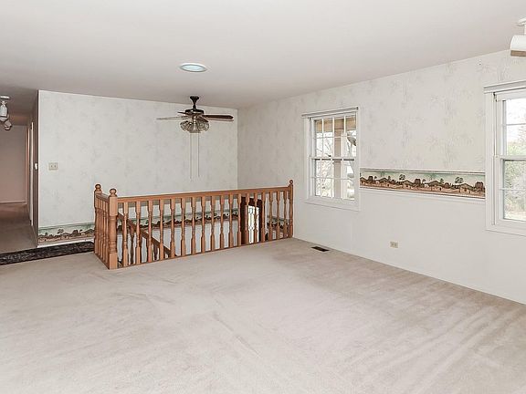 3rd image of 445 Regent Dr