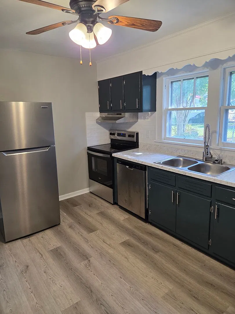 Cute 2 bed 1 bath home for rent. — Photo 2