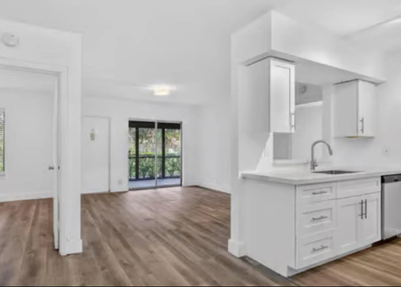 2 bed, 2.0 bath, 860 sqft, $2,200 — Photo 1