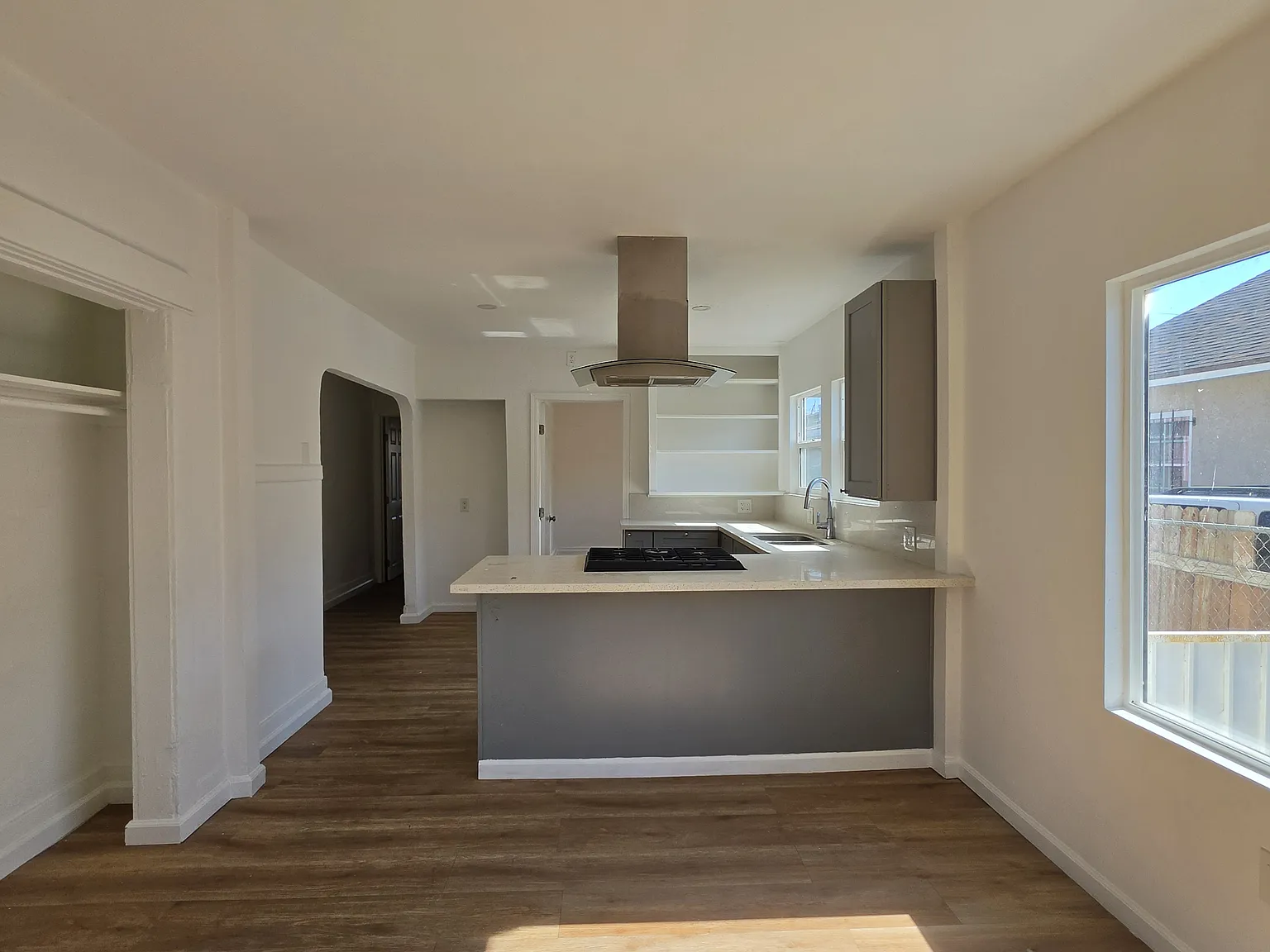 2 bed, 750 sqft, $2,295 — Photo 4