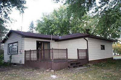 3rd image of 18444 Cedar Dr NW
