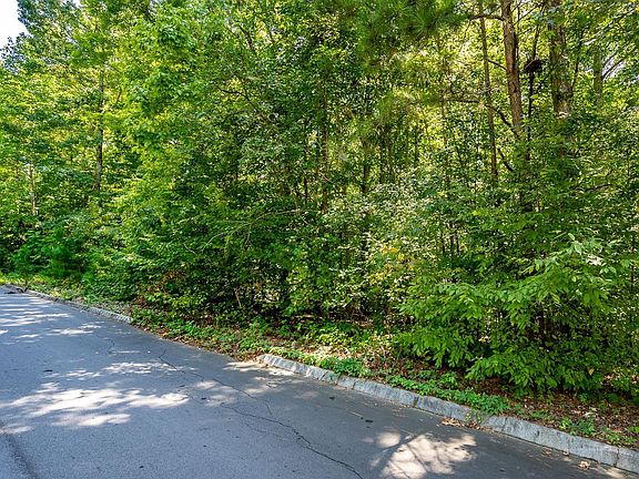 4th image of 147 Kathwood Dr