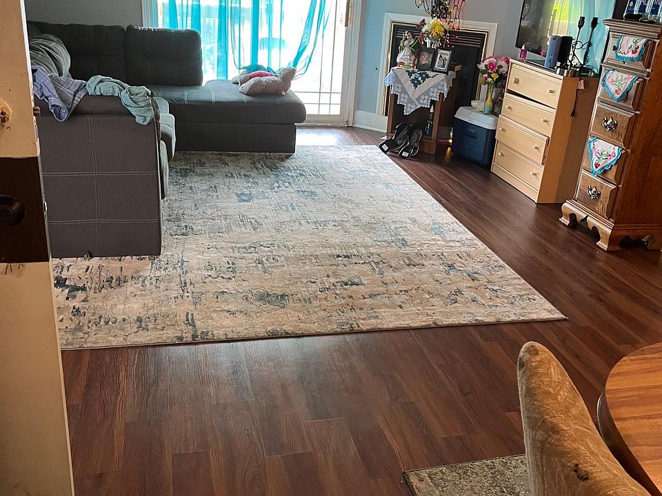 2nd image of 2000 Tall Oaks Dr #1