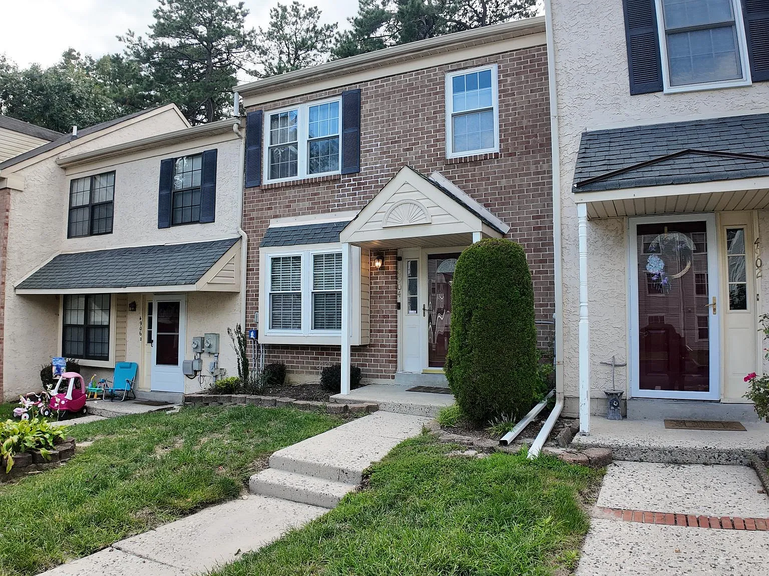 2 bed, 1.5 bath, 1080 sqft, $2,100 — Photo 2