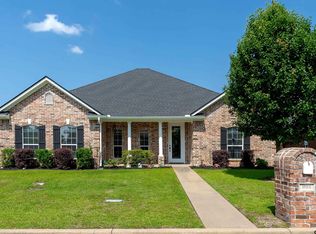 901 Rose Mount Dr, Longview, TX 75601