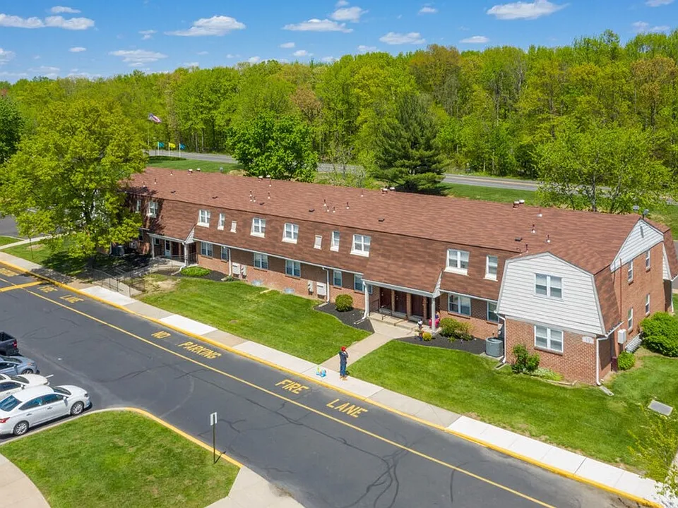 Foxwood Manor Apartments