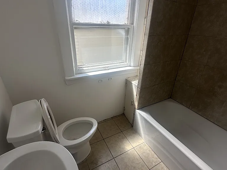13610 Bartlett Ave — Photo 8