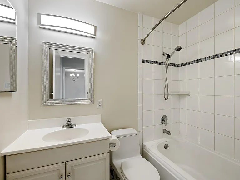 1958 Golden Gate Ave #1 — Photo 21