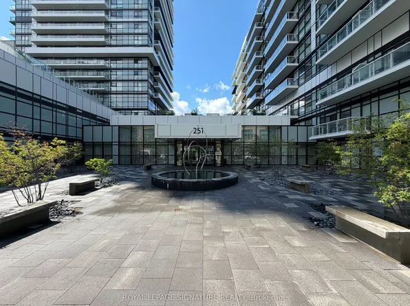 251 Manitoba St, Toronto, ON