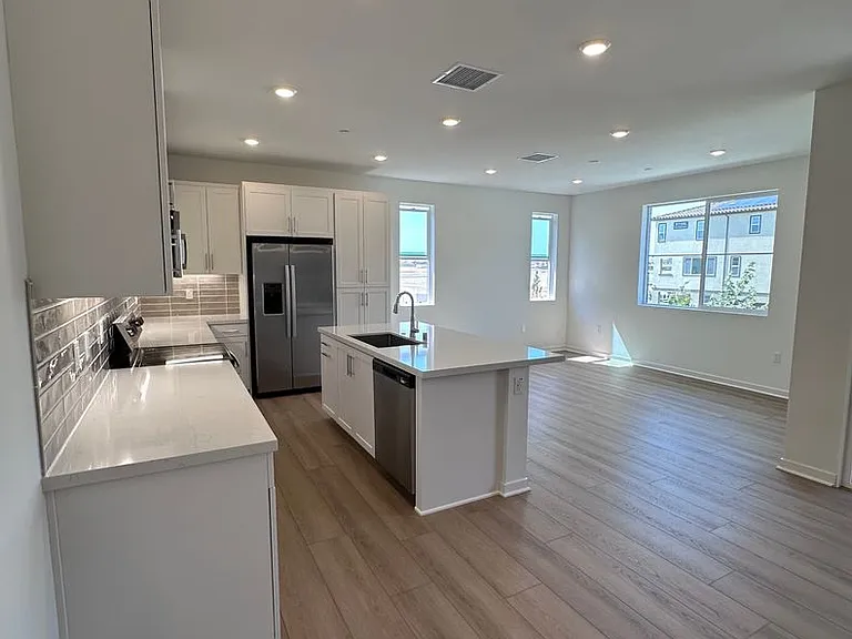 5954 Catskills Ct — Photo 32
