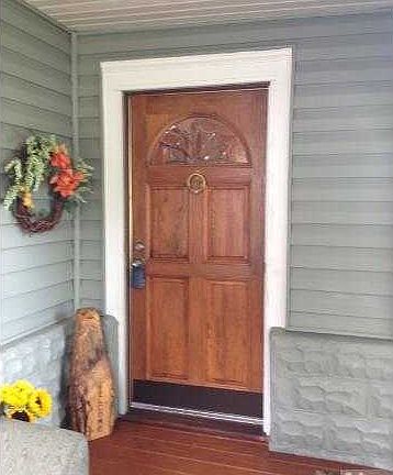 3rd image of 323 Clarence St