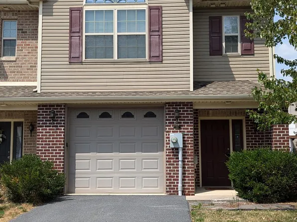 232 Meriweather Dr, Chambersburg, PA 17201