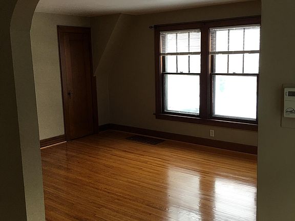 3rd image of 157 Hamilton Dr