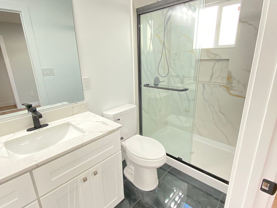 2nd image of 1728 Marigold Court 1/2