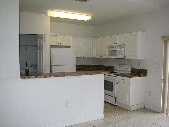 2nd image of 1650 NE 33rd Ave Unit 107