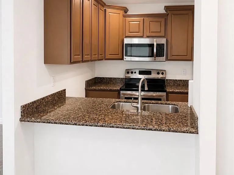 10321 Bridgeland Ln — Photo 8