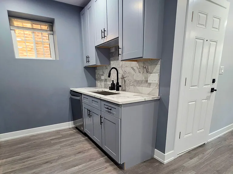 6126 S Eberhart Ave #G — Photo 5