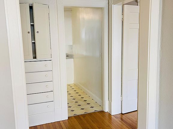 Entry hall; great layout!