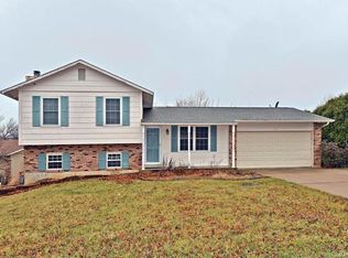 25 Eagles Landing Dr, Saint Peters, MO 63376