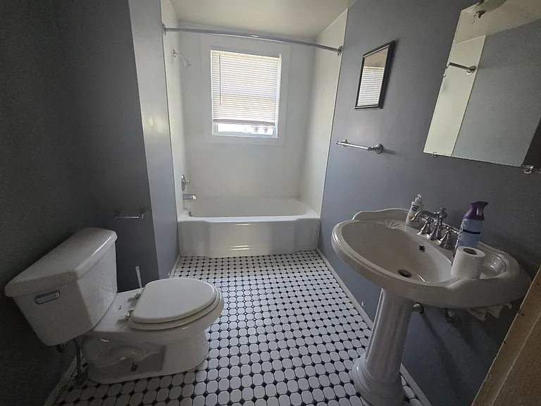 110 N Edward St #3 — Photo 6