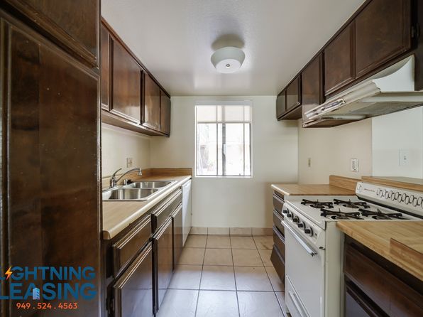 6827 Whitsett Ave APT 110