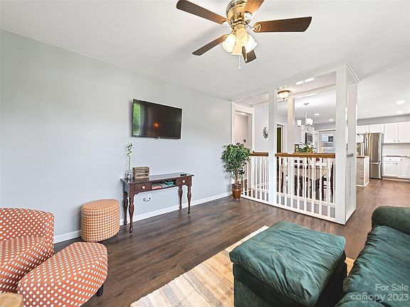 5th image of 55 Sawyer St