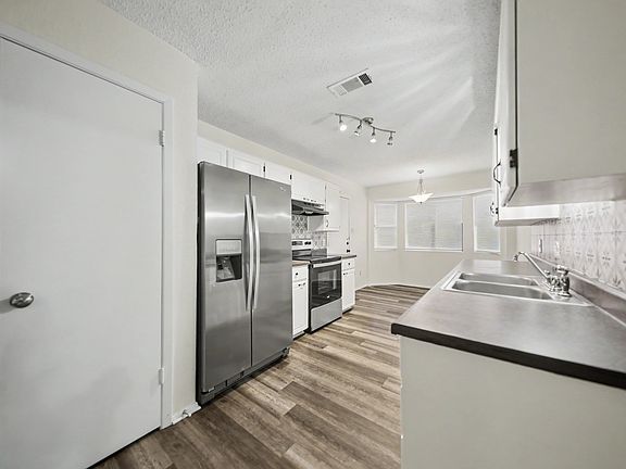 4th image of 2904 Boyd Ave