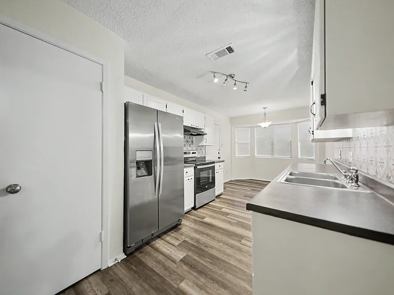 2904 Boyd Ave — Photo 4