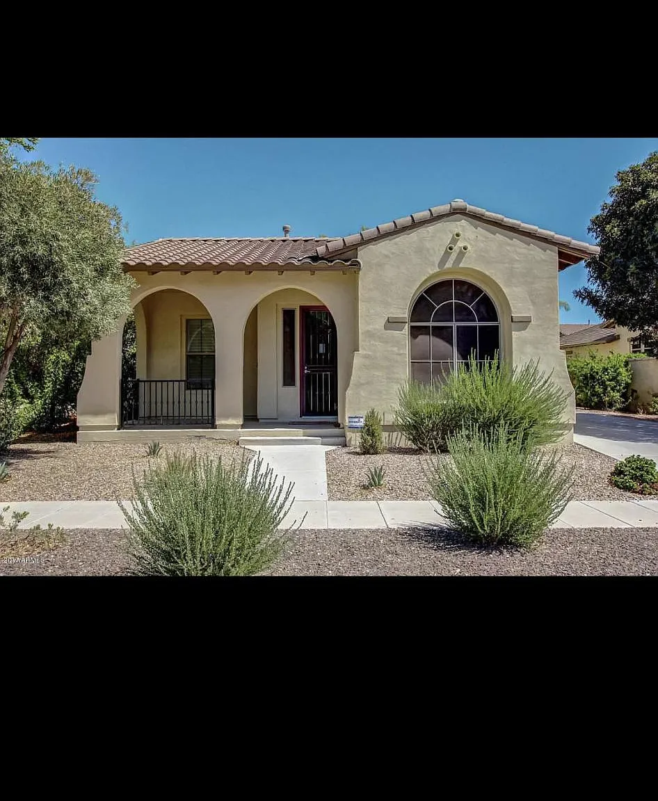 15390 W Old Oak Ln — Photo 1