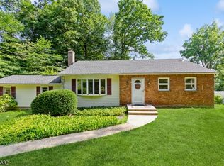 165 Gates Ave, Gillette, NJ 07933