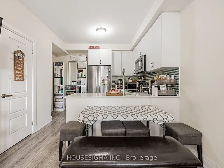 713 Lawrence Ave W #5 — Photo 15