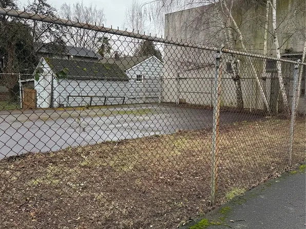 8700 Hemlock, Longview, WA 98632