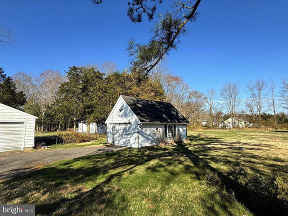 2nd image of 7592 Green Lewis Rd