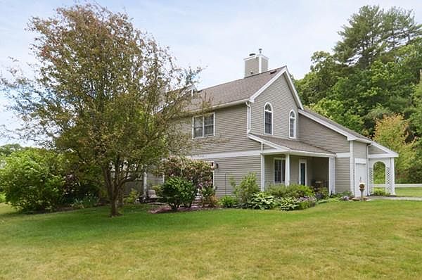 1st image of 27 Ipswich Woods Dr