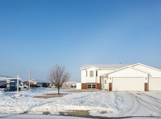 116 Lewis Rd, Bismarck, ND 58504