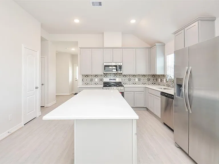 7402 Sunlit Harbor Dr — Photo 16