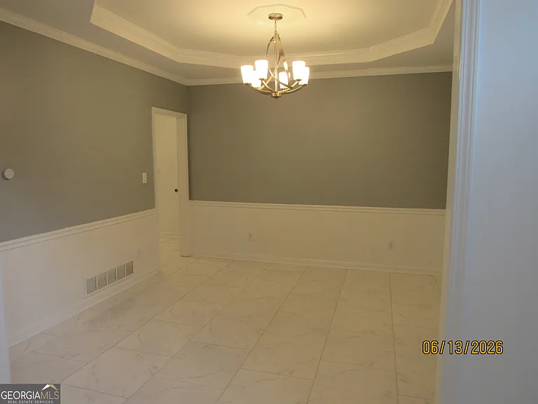 115 Sutton Ct — Photo 5