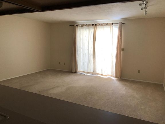4th image of 3899 Lake Run Blvd