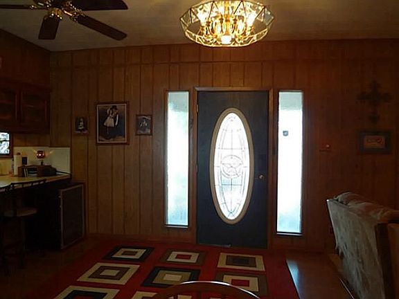 2nd image of 105 Southwest Dr