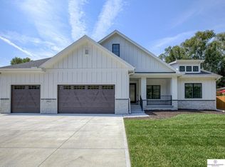 2422 N 188th Ter, Elkhorn, NE 68022