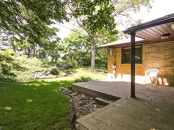 3rd image of 9501 Idlewood Dr